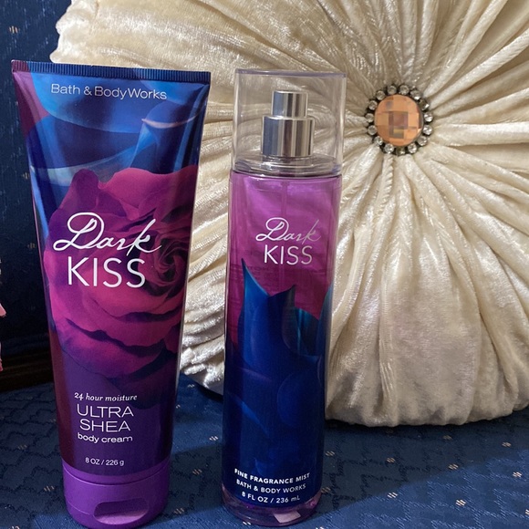 BATH & BODY WORKS SET. . . DARK KISS SCENT - Picture 2 of 6